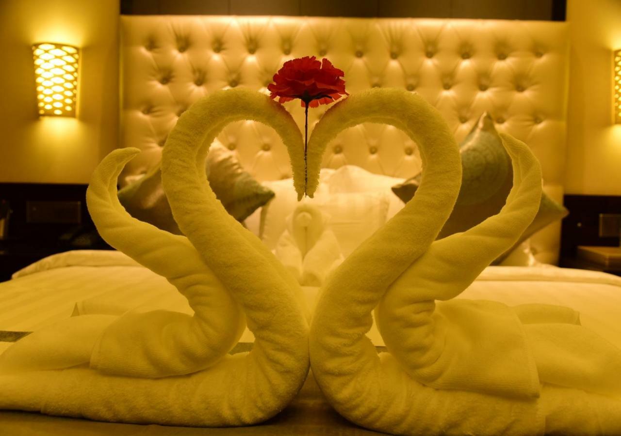Om Clarks Inn Raebareli Εξωτερικό φωτογραφία