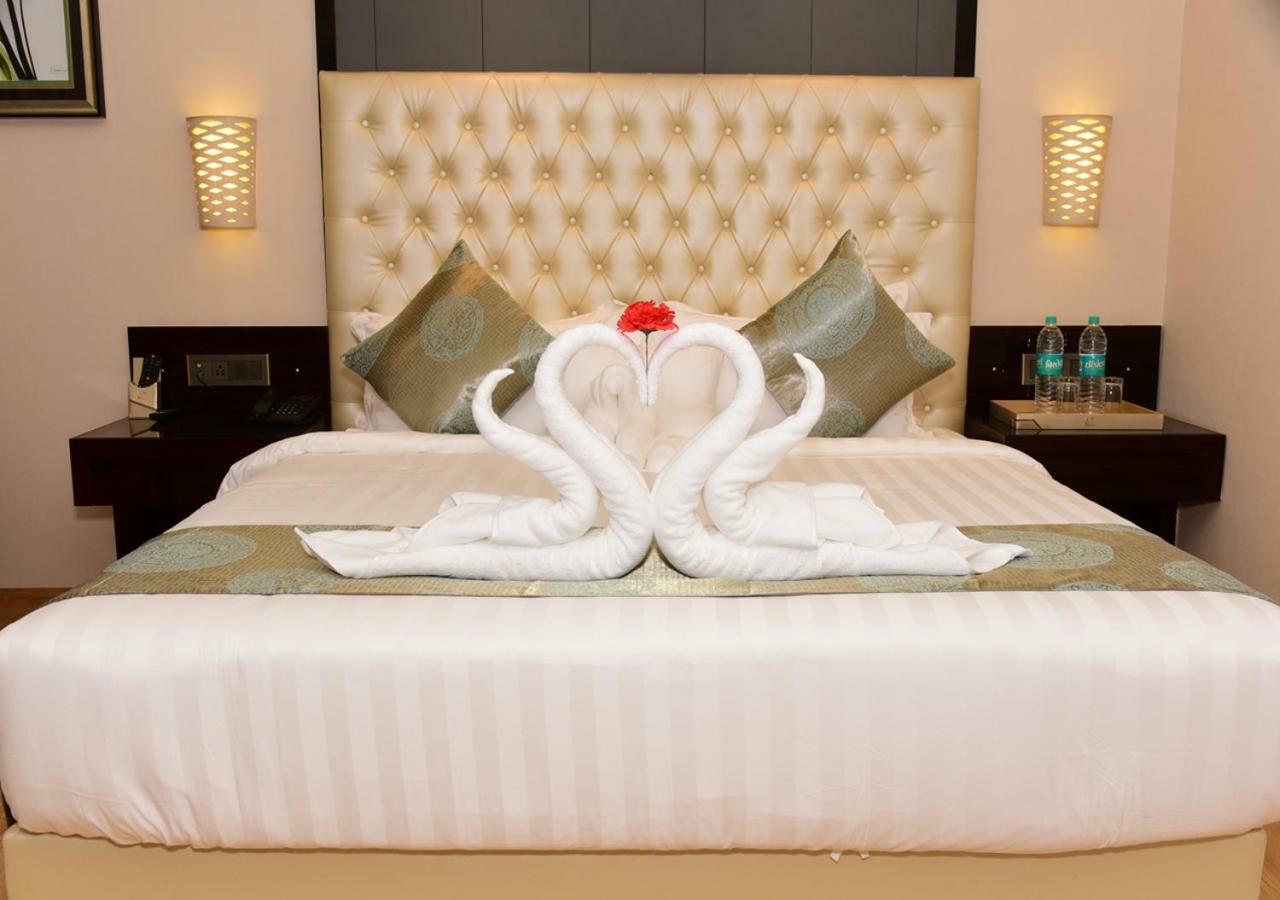 Om Clarks Inn Raebareli Εξωτερικό φωτογραφία