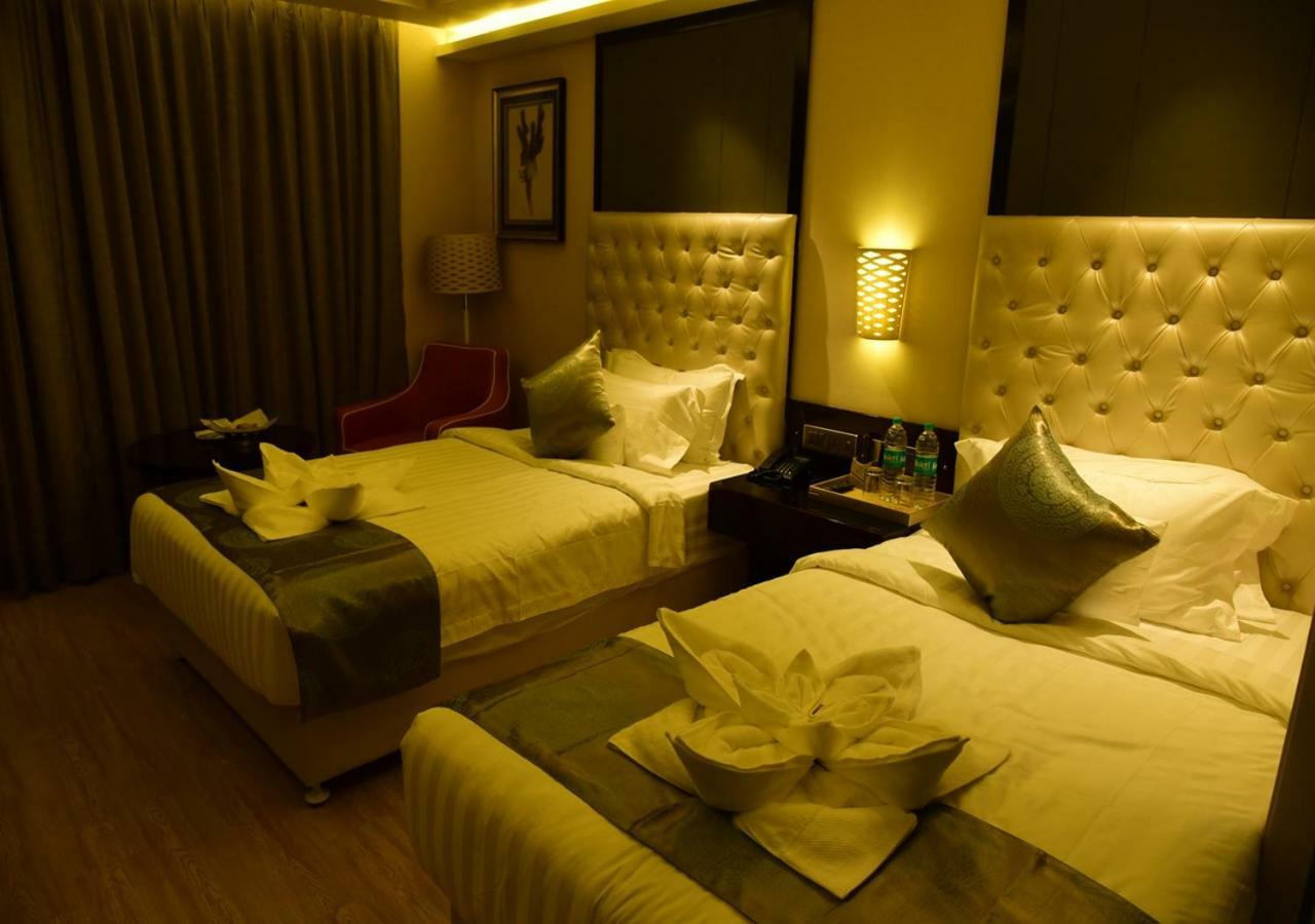 Om Clarks Inn Raebareli Εξωτερικό φωτογραφία