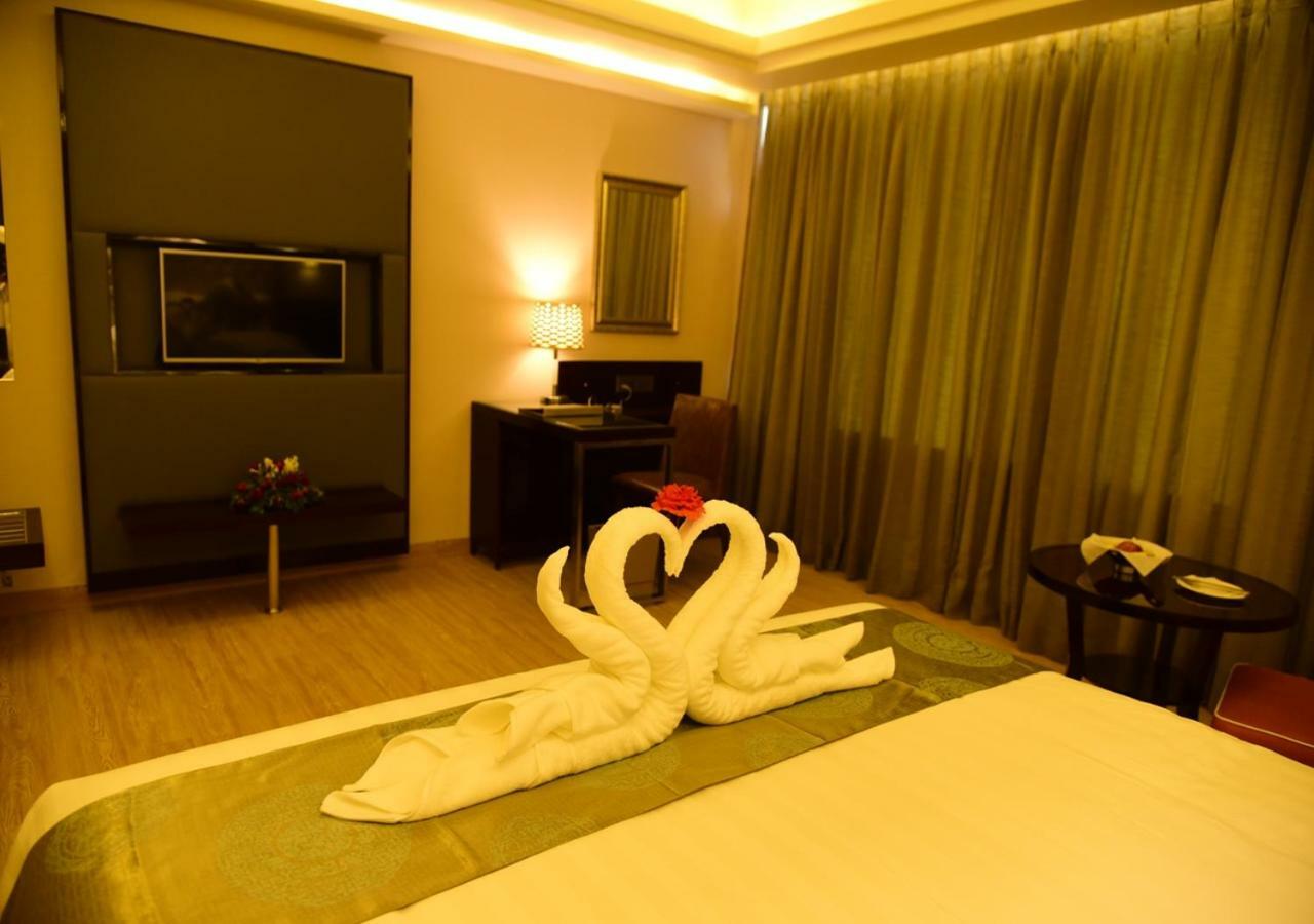 Om Clarks Inn Raebareli Εξωτερικό φωτογραφία