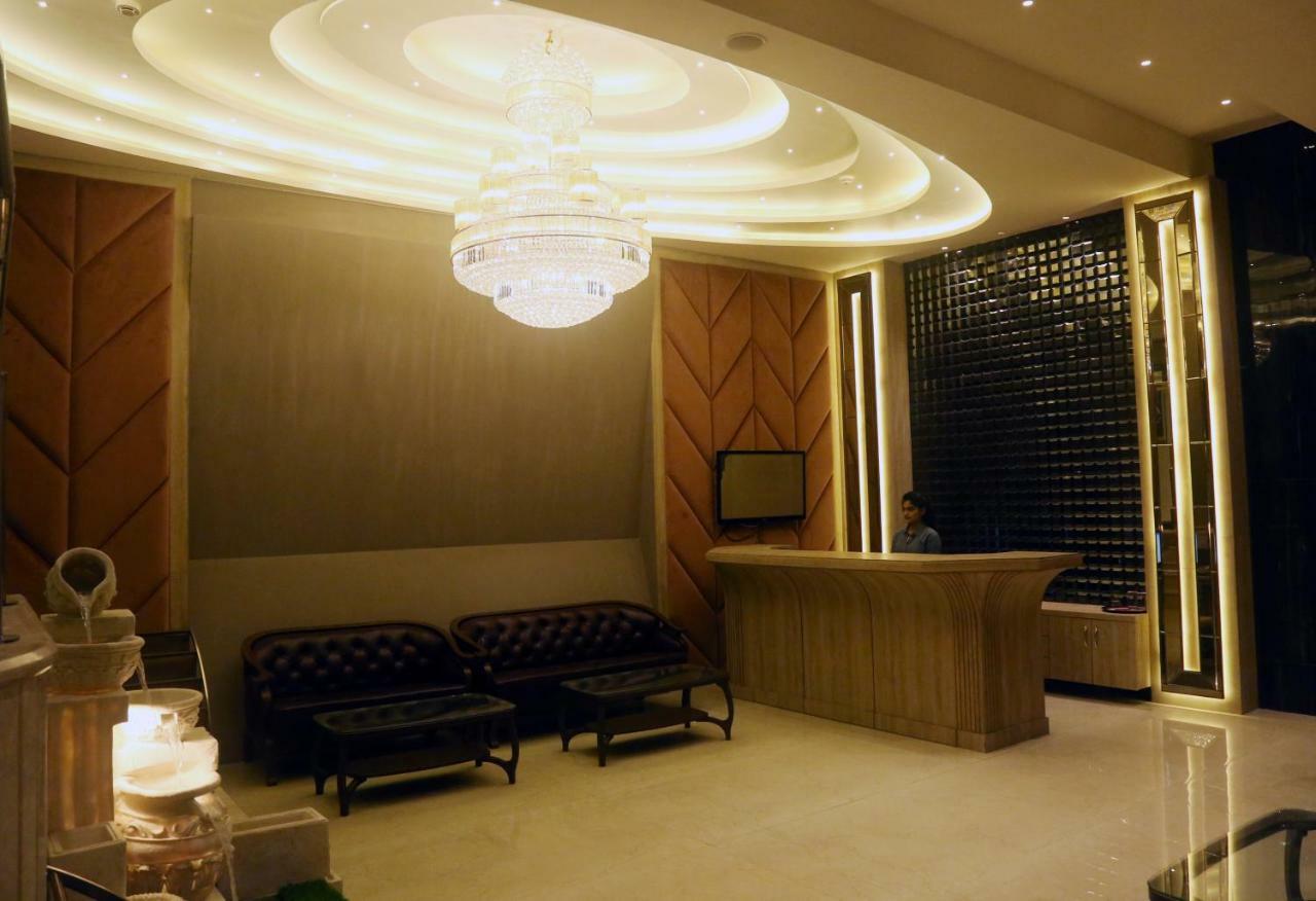 Om Clarks Inn Raebareli Εξωτερικό φωτογραφία
