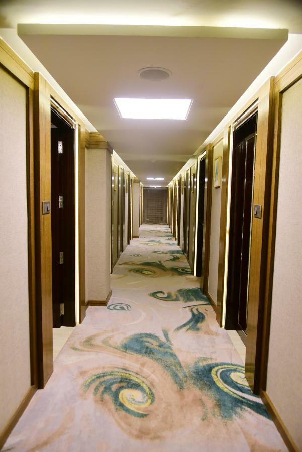 Om Clarks Inn Raebareli Εξωτερικό φωτογραφία