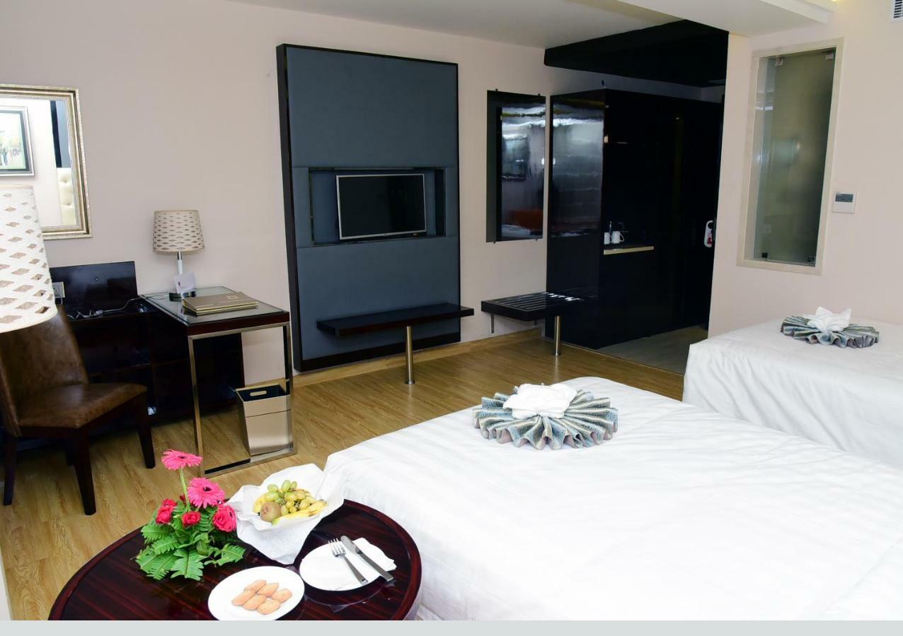 Om Clarks Inn Raebareli Εξωτερικό φωτογραφία