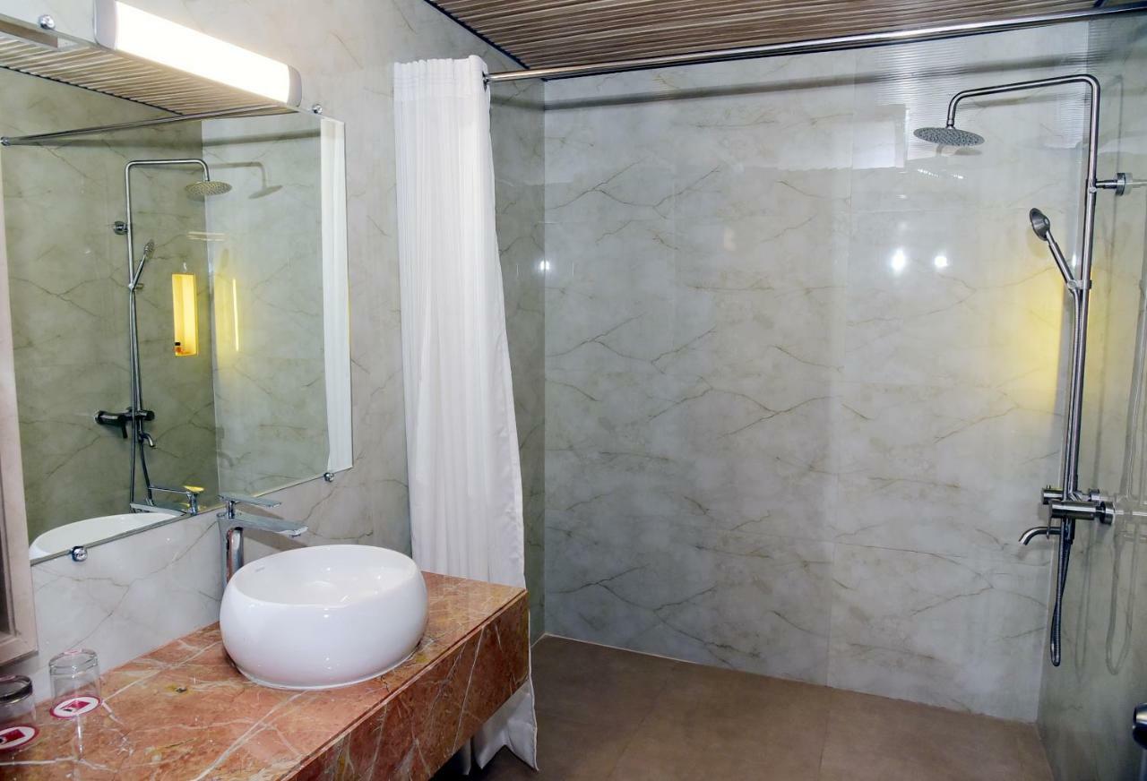 Om Clarks Inn Raebareli Εξωτερικό φωτογραφία