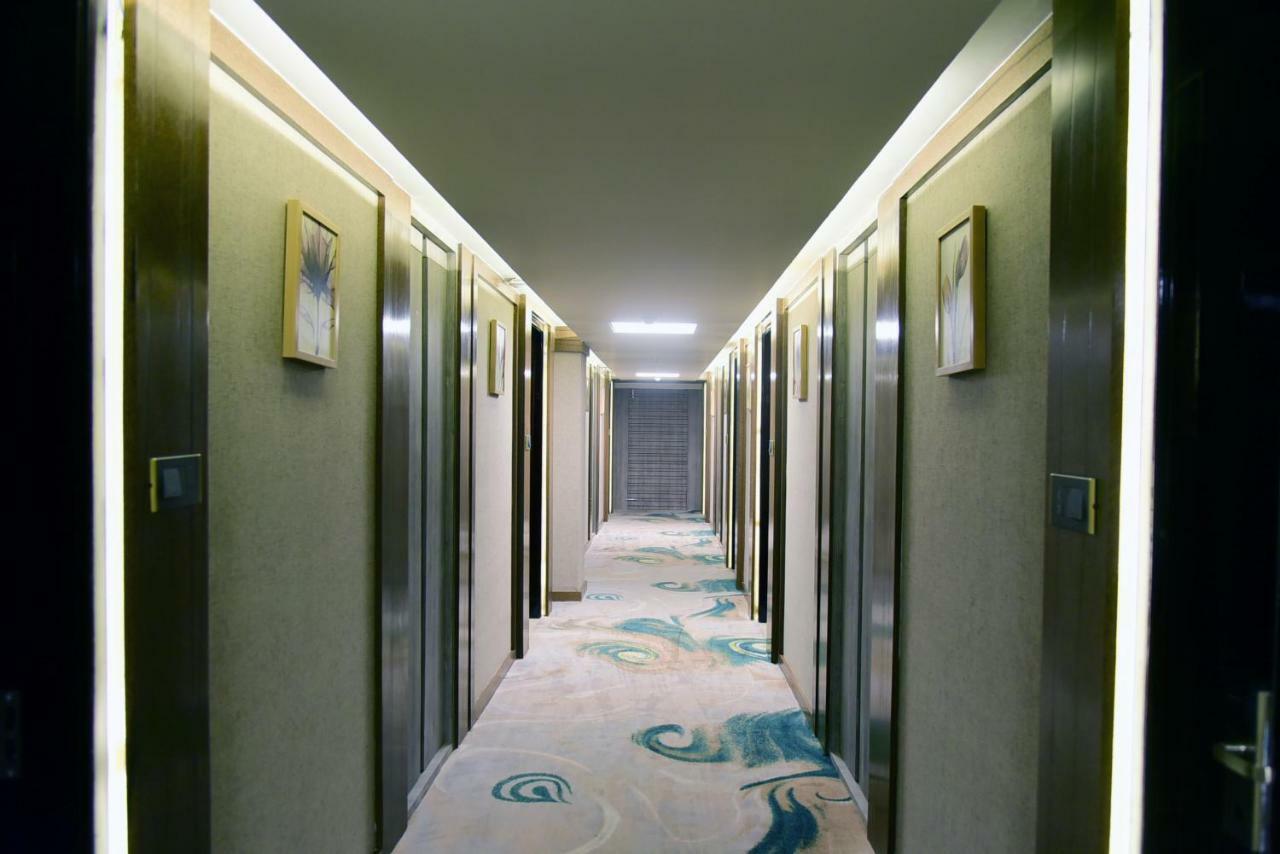 Om Clarks Inn Raebareli Εξωτερικό φωτογραφία