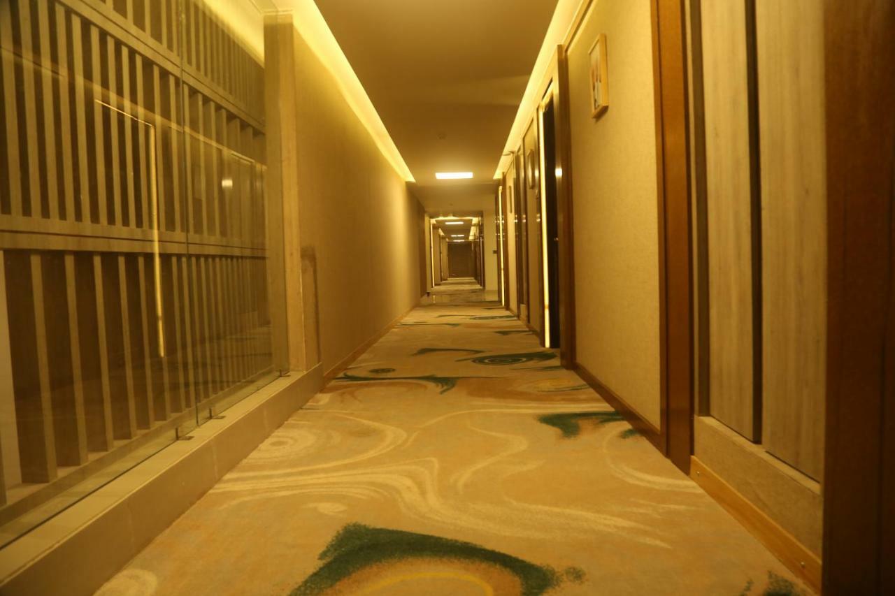 Om Clarks Inn Raebareli Εξωτερικό φωτογραφία